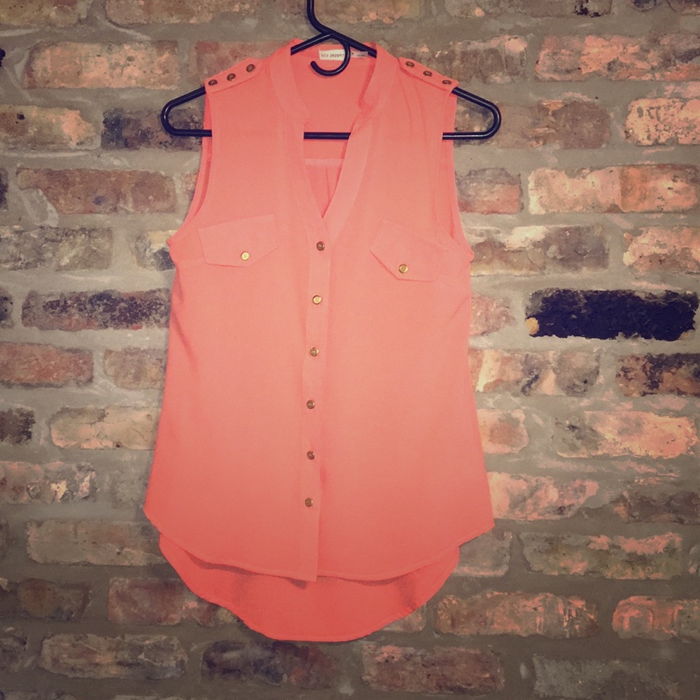 Blu pepper sleeveless button up top